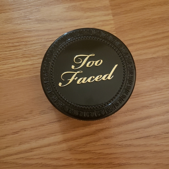 New Too Faced Born This Way Complexion Powder - Picture 3 of 3